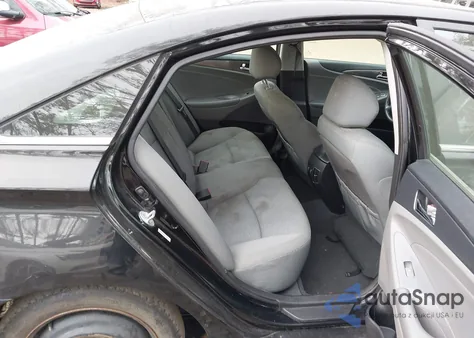 2013 Hyundai Sonata Hybrid from USA, damaged, VIN KMHEC4A45DA085273